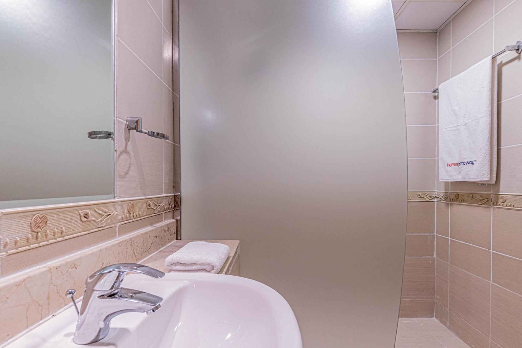 Apartment Prime 1br At Global View Walk To The Metro Dubai