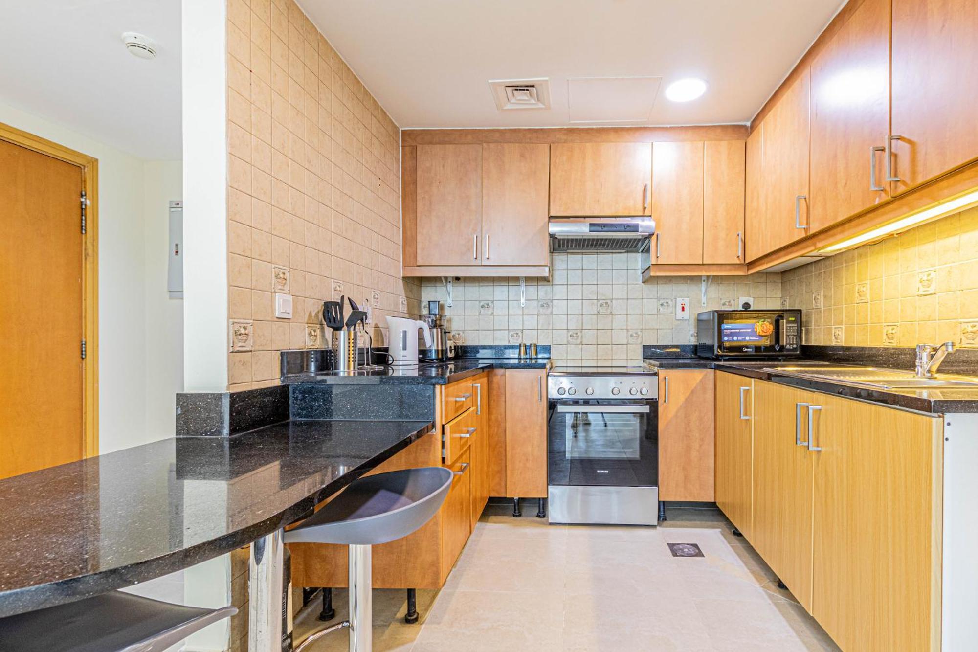 Prime 1br At Global View Walk To The Metro Dubai