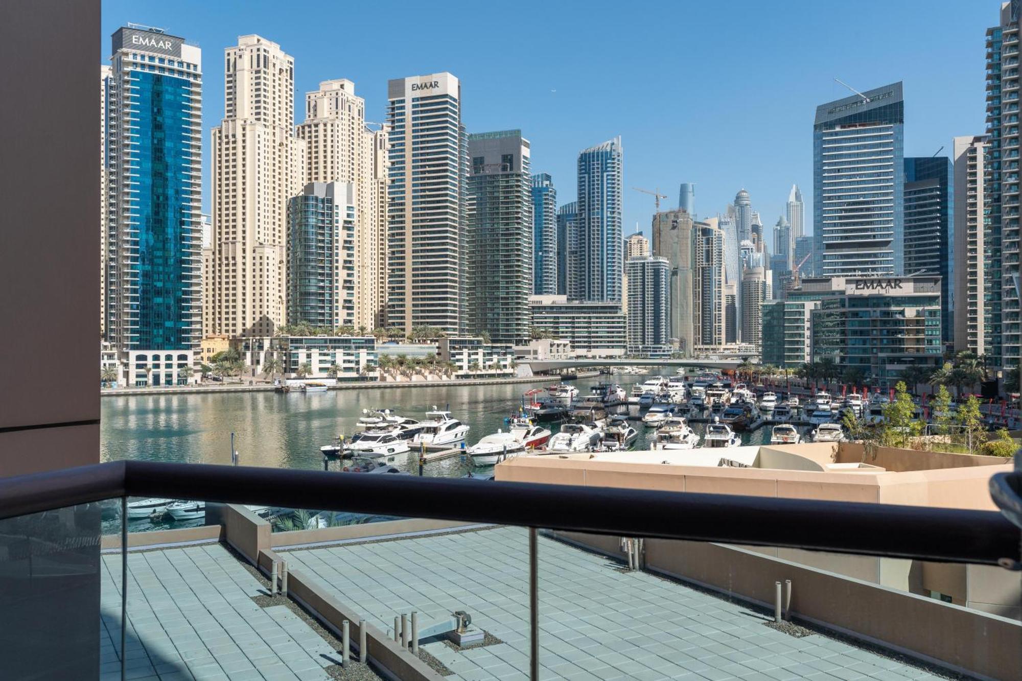 Stylish 1-bedroom With Breathtaking Views At Marina Dubai