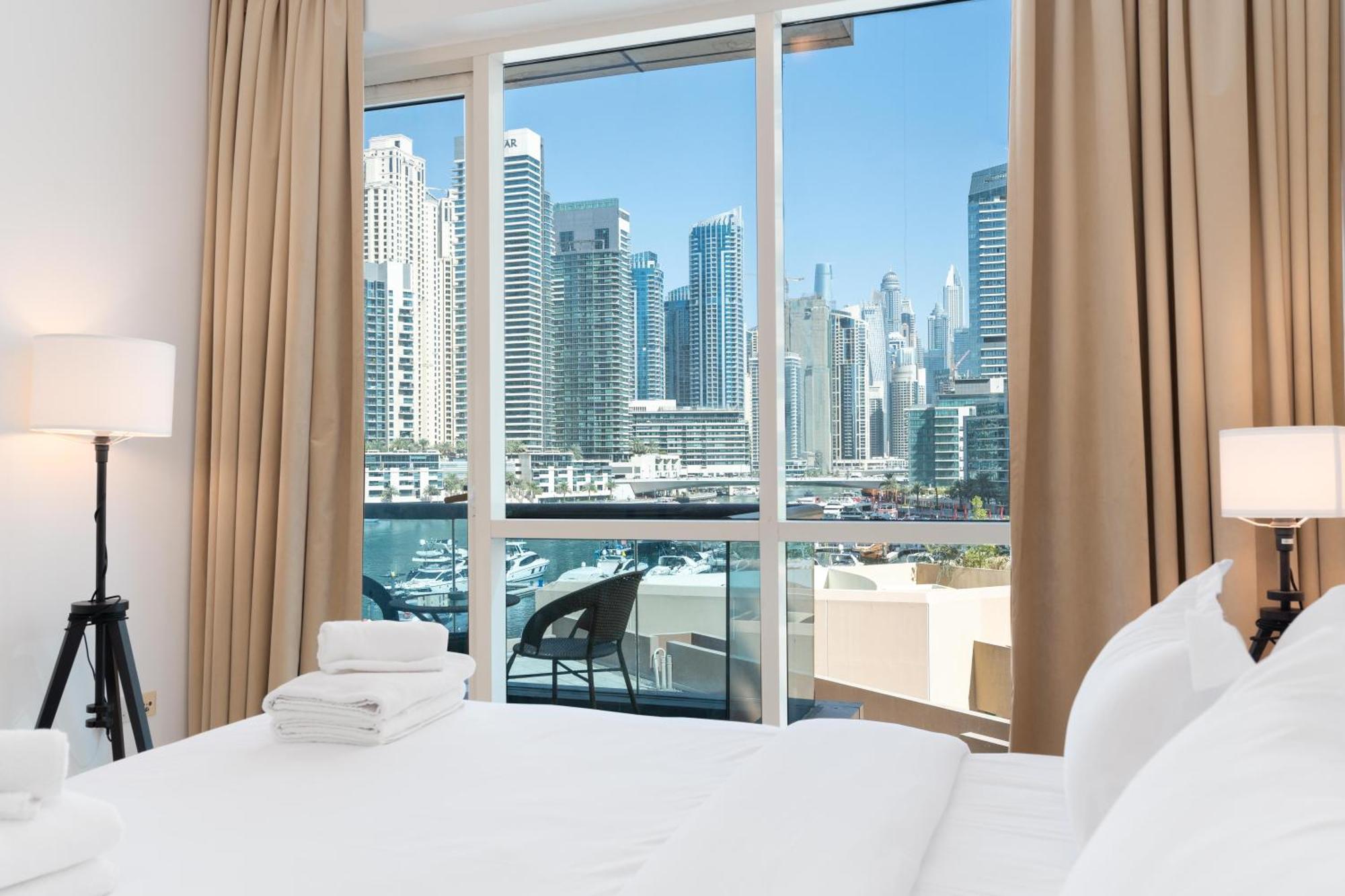 Stylish 1-bedroom With Breathtaking Views At Marina