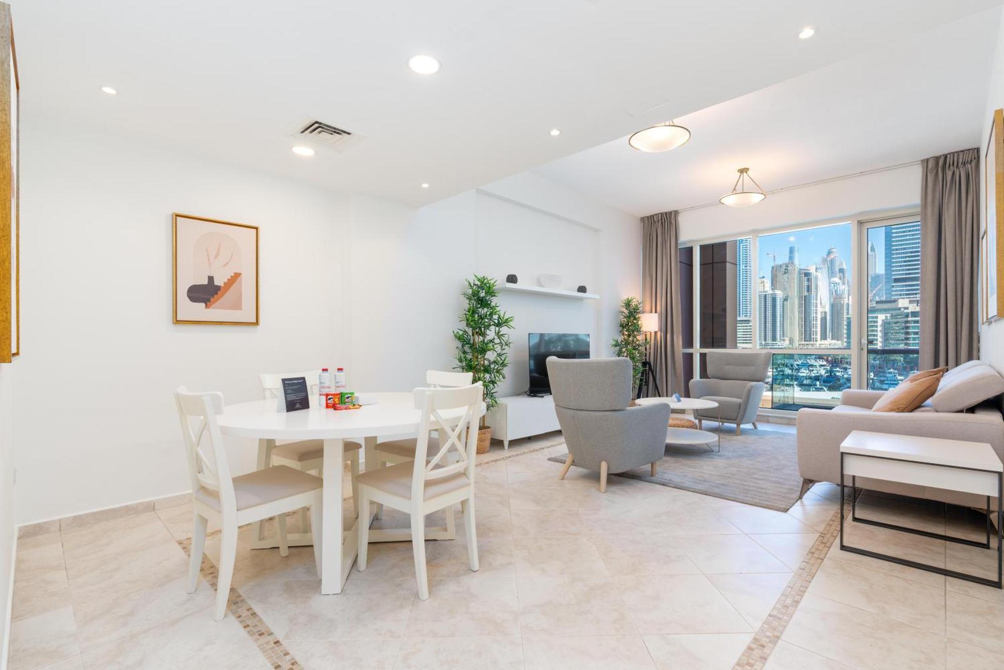 Stylish 1-bedroom With Breathtaking Views At Marina *