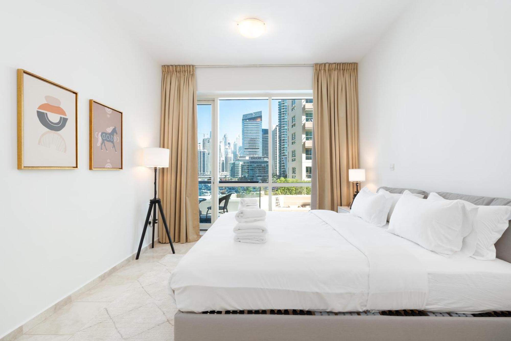 Stylish 1-bedroom With Breathtaking Views At Marina Holiday home