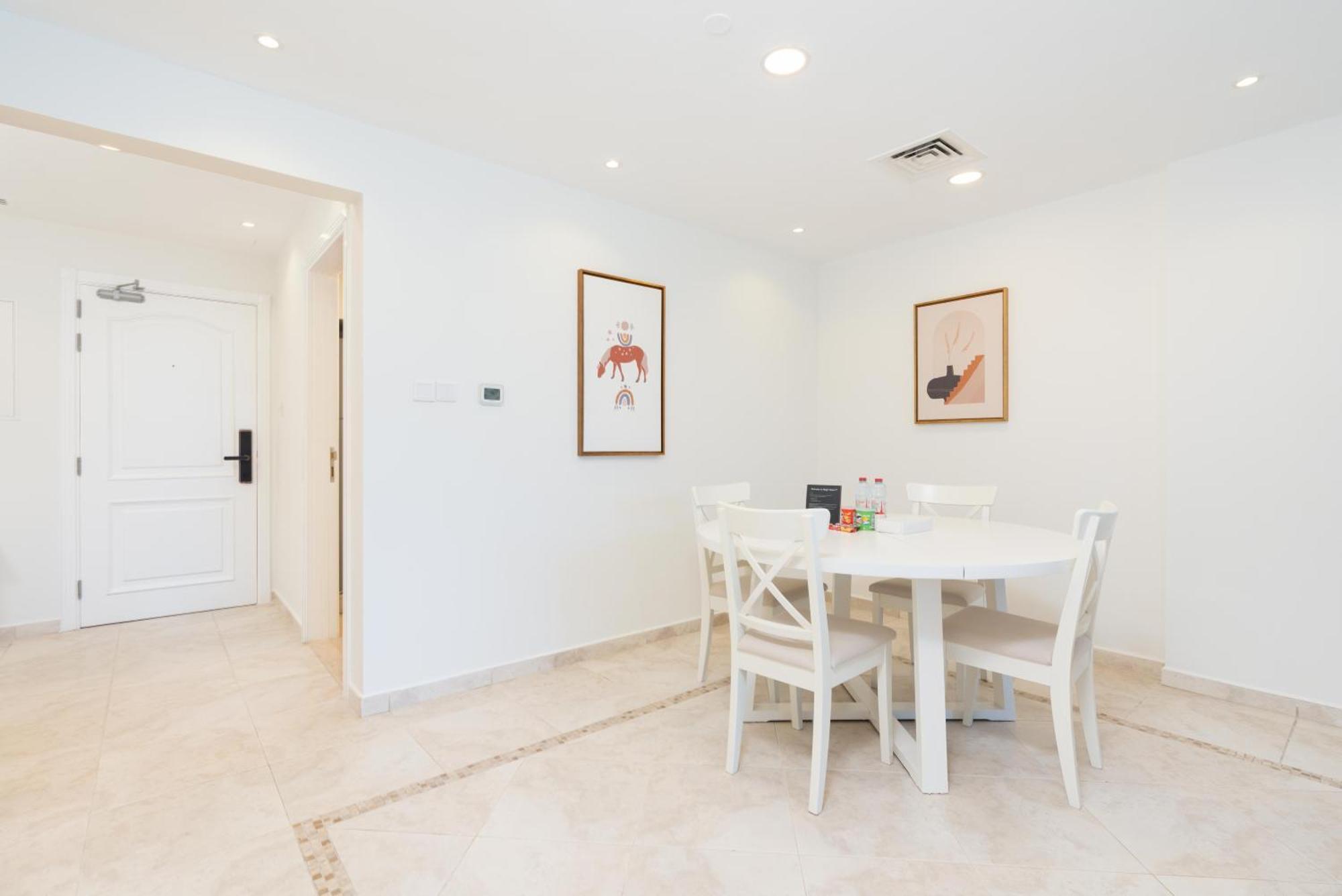 Stylish 1-bedroom With Breathtaking Views At Marina Dubai