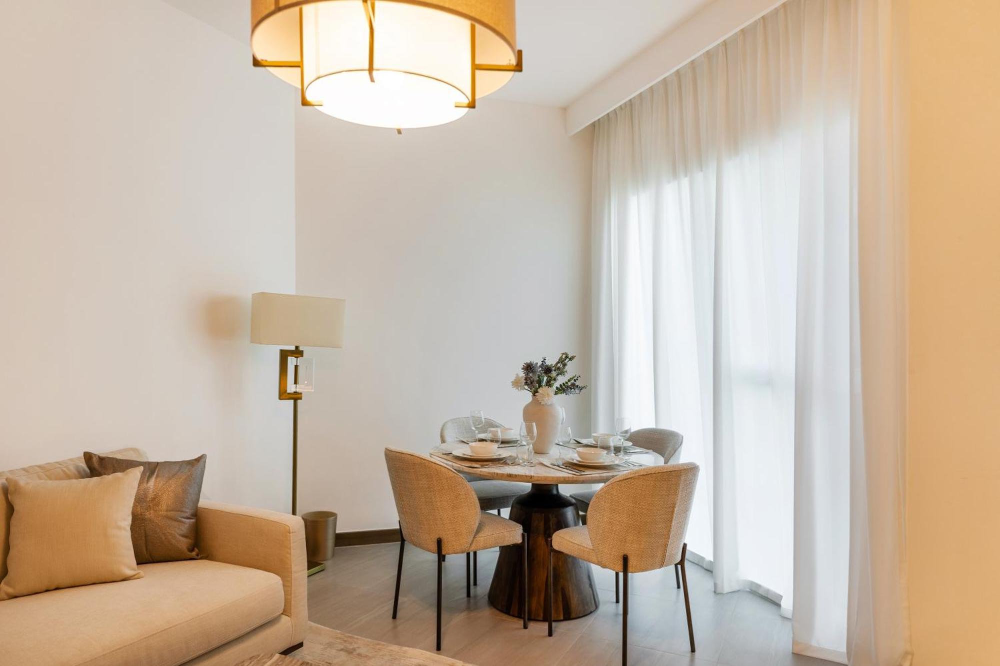Apartment Fam Living Contemporary 2br Oasis Waterfront Comfort Close To Downtown *