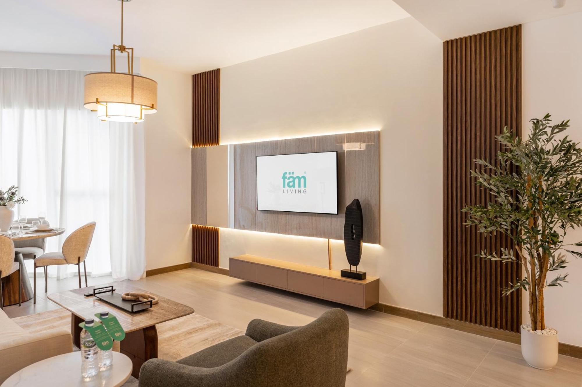 Apartment Fam Living Contemporary 2br Oasis Waterfront Comfort Close To Downtown Dubai
