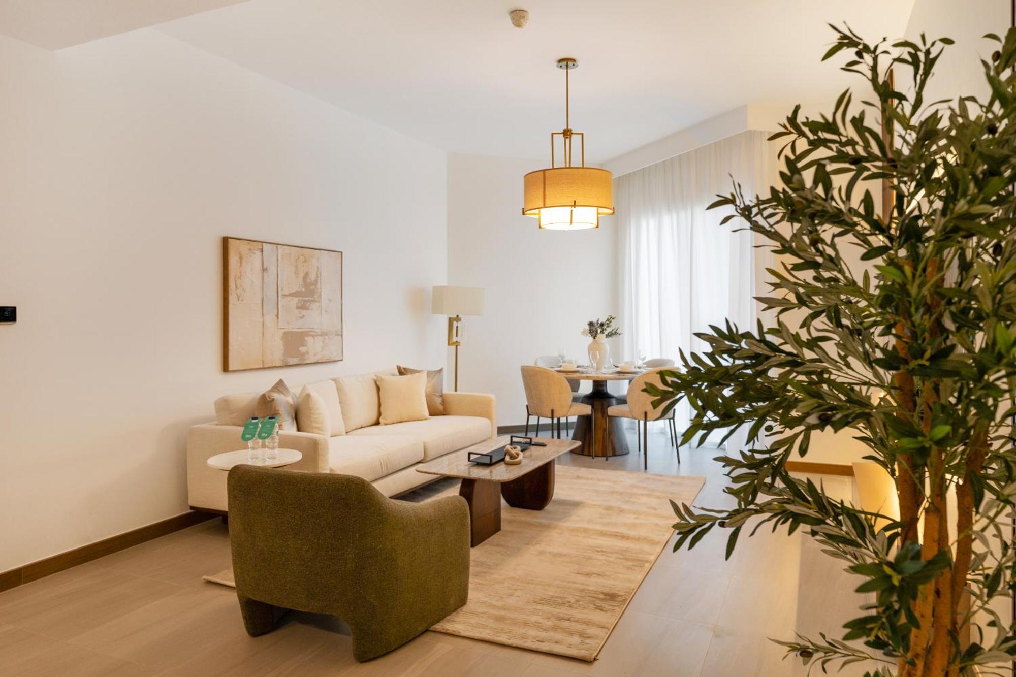 Fam Living Contemporary 2br Oasis Waterfront Comfort Close To Downtown * Dubai