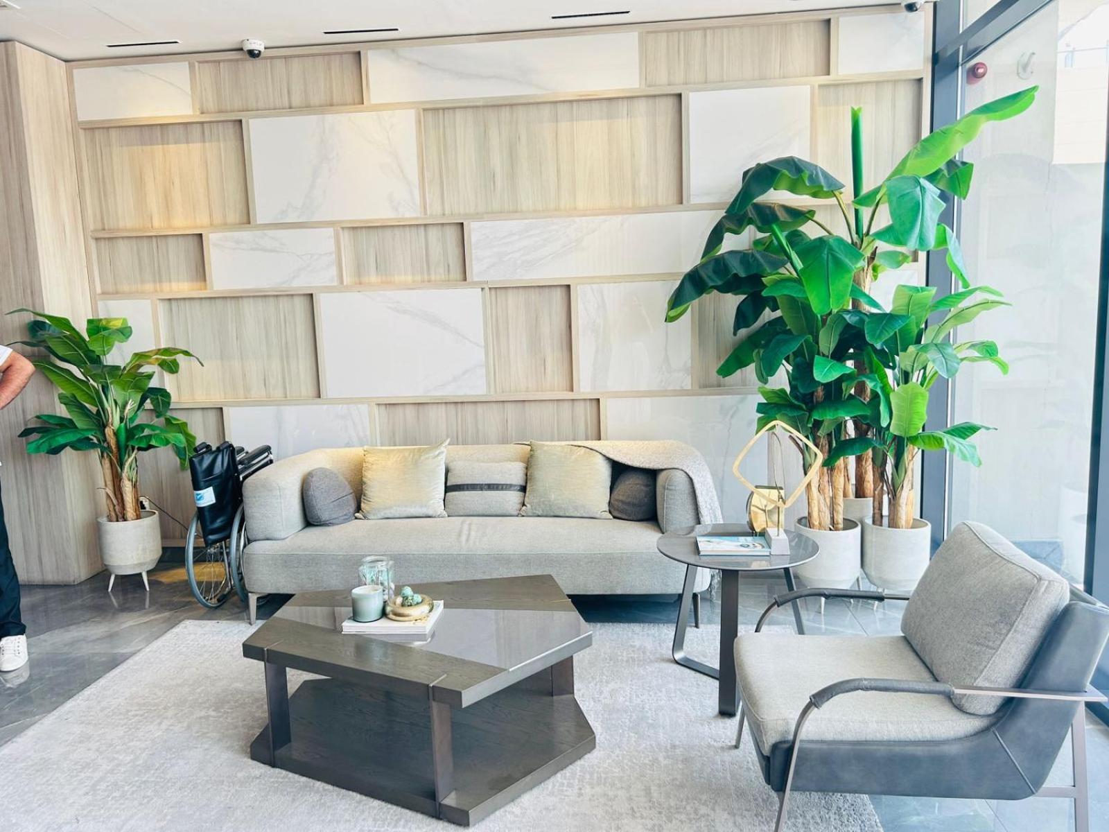 Apartment Stylish 1 Bedroom In Jvc Close To Mall 29 Mins To Trade Fair *