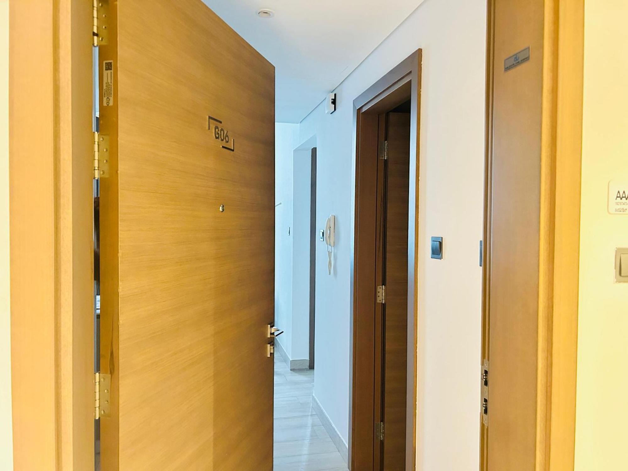 Stylish 1 Bedroom In Jvc Close To Mall 29 Mins To Trade Fair Apartment