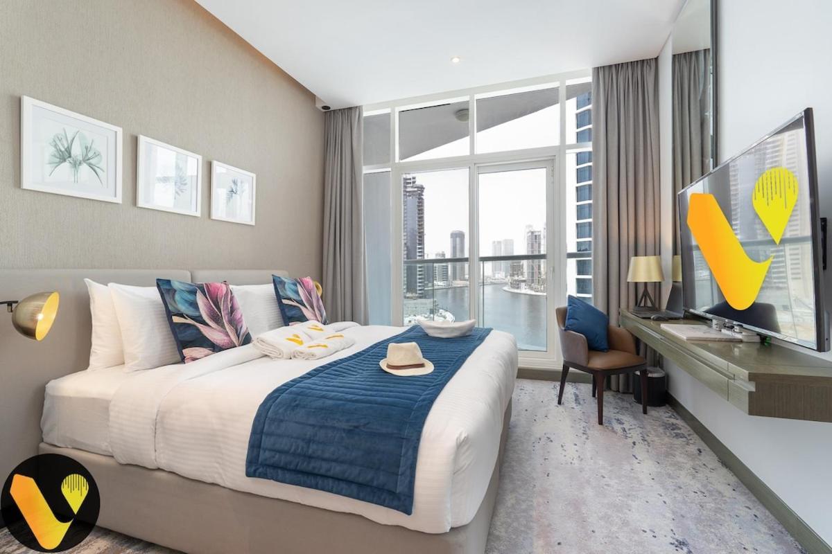 Vogue Damac Maison Prive Balcony & Pool With Canal View Prime Business Bay Location, Steps From Downtown & Burj Khalifa * Dubai