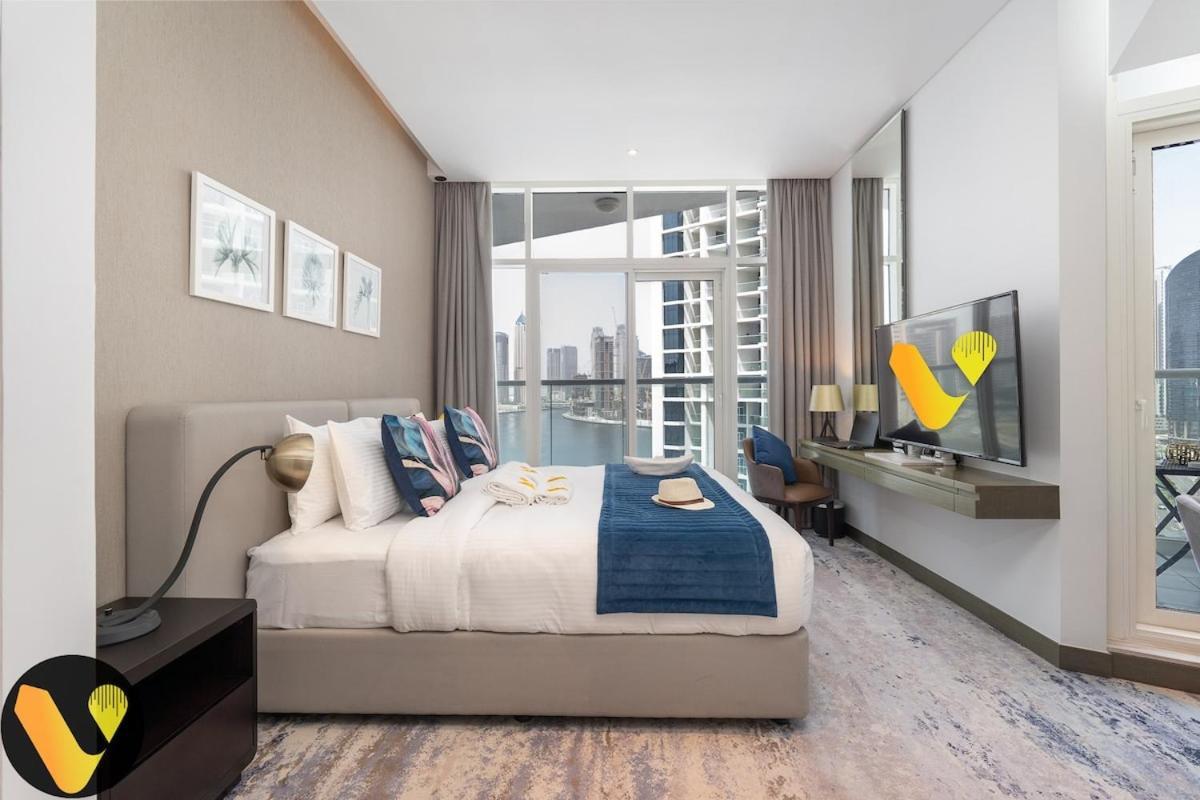 Vogue Damac Maison Prive Balcony & Pool With Canal View Prime Business Bay Location, Steps From Downtown & Burj Khalifa * Dubai