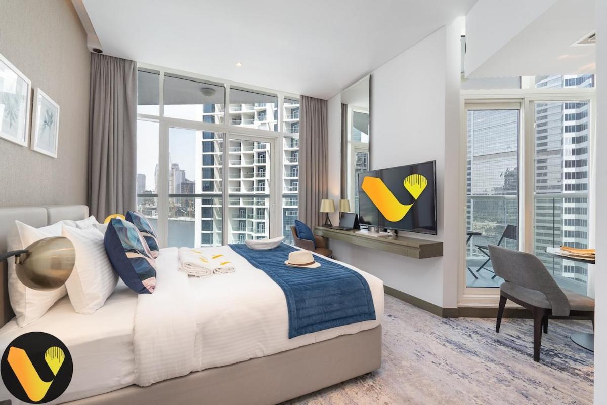 Vogue Damac Maison Prive Balcony & Pool With Canal View Prime Business Bay Location, Steps From Downtown & Burj Khalifa Dubai
