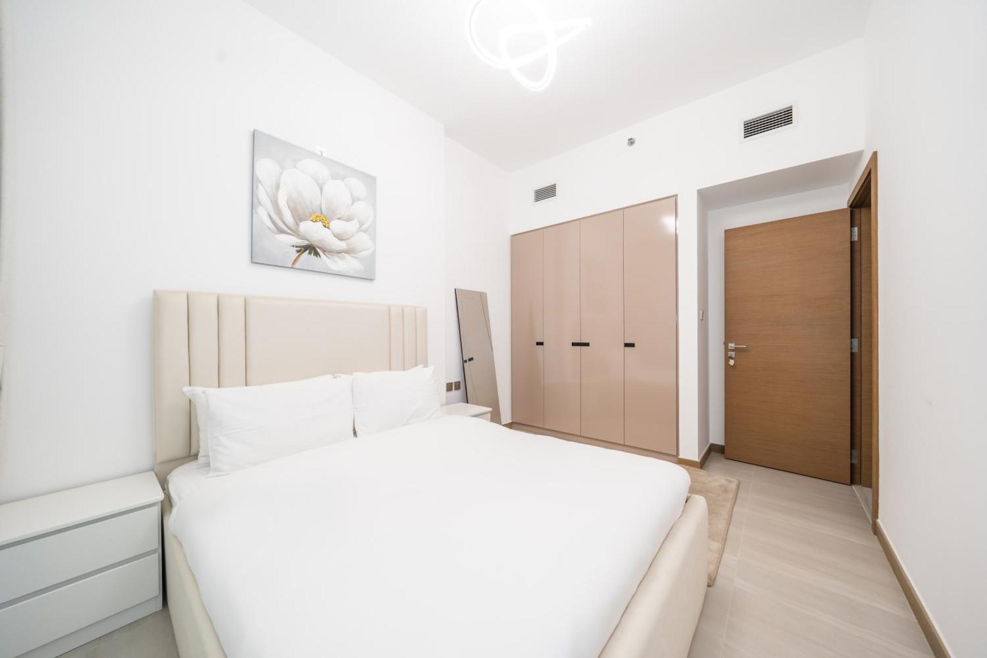 Apartment Exquisite 1-bedroom Fully Furnished At Missoni *