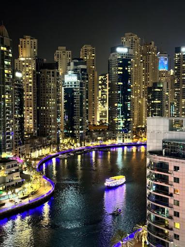 In Marina Near Dmcc Metro Zumurud Tower * Dubai
