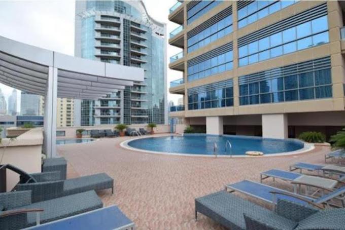 Apartment In Marina Near Dmcc Metro Zumurud Tower *