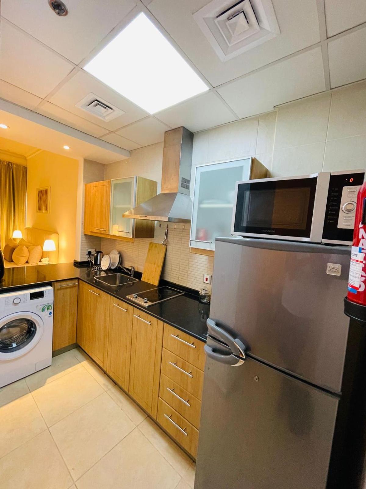 Apartment In Marina Near Dmcc Metro Zumurud Tower *