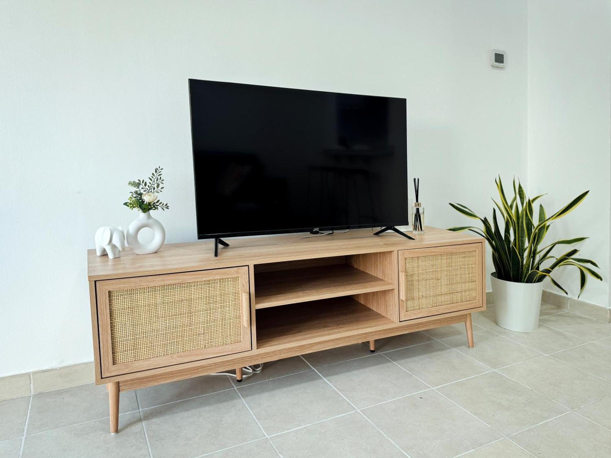 Apartment Luxury - Discovery Gardens, 10 Minutes Drive To Marina *