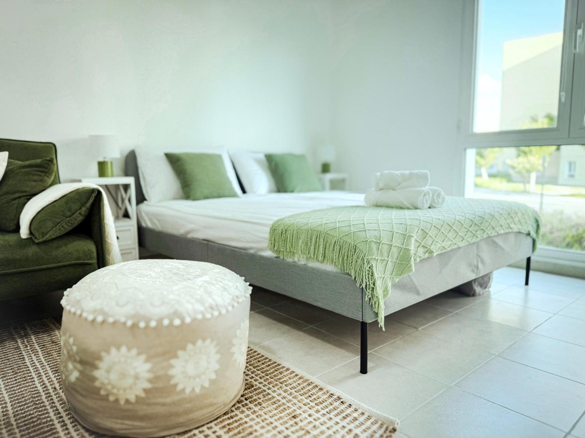 Luxury - Discovery Gardens, 10 Minutes Drive To Marina * Dubai