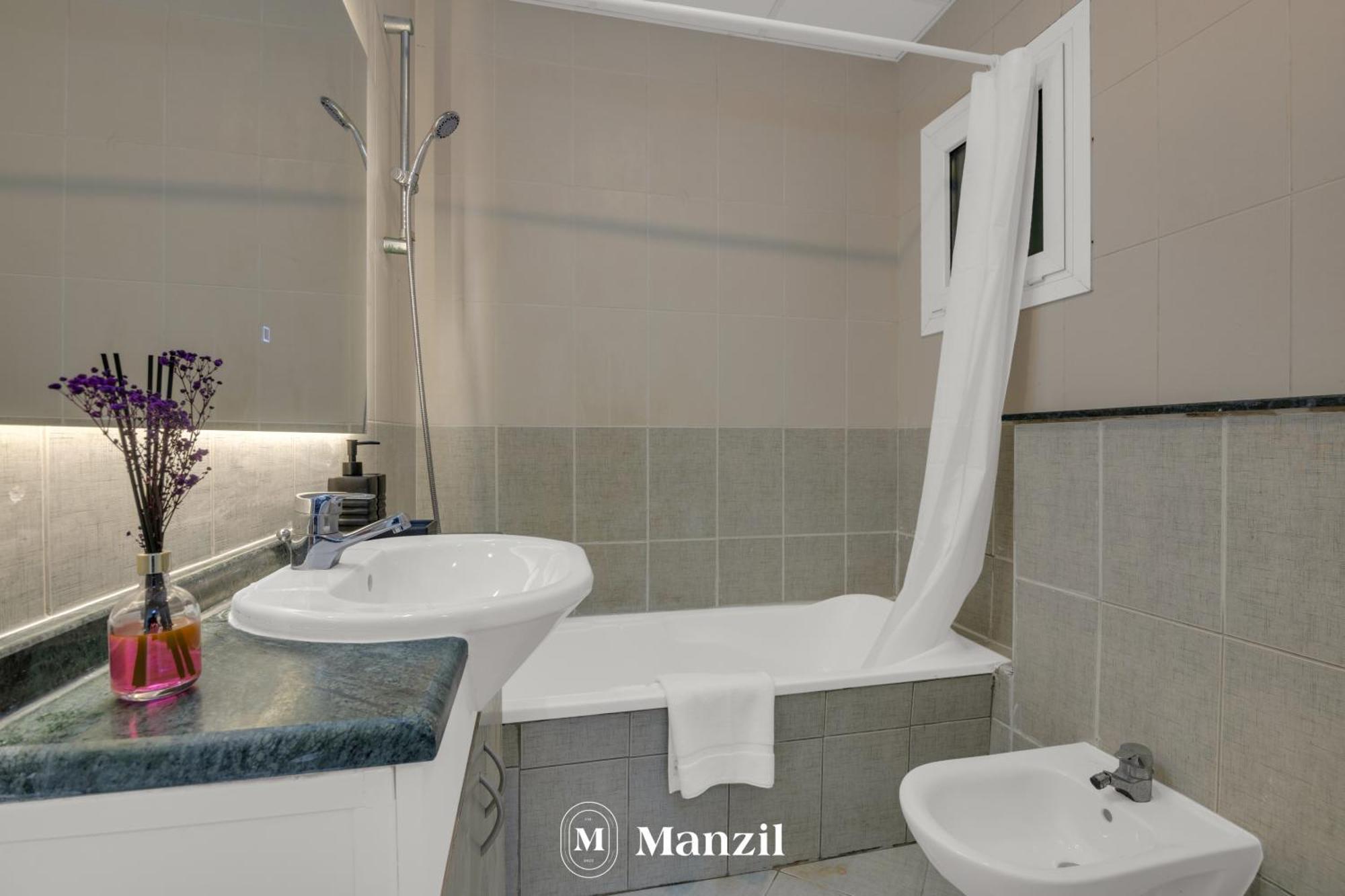 1br In Jlt 2km To Jbr & Blue Waters Apartment *