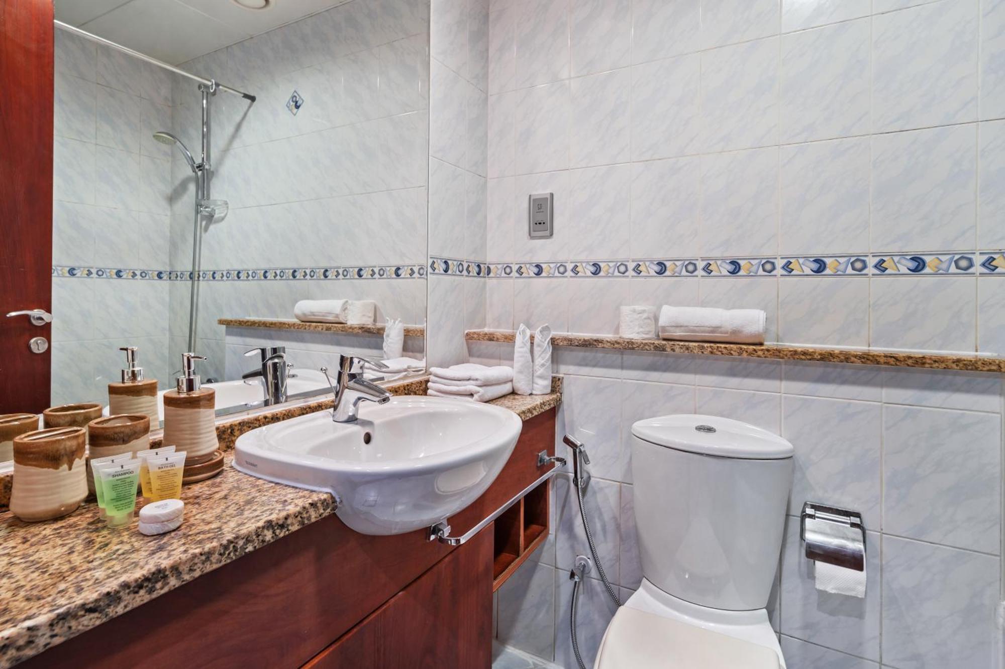 Premium In Jlt Near Metro Apartment Dubai