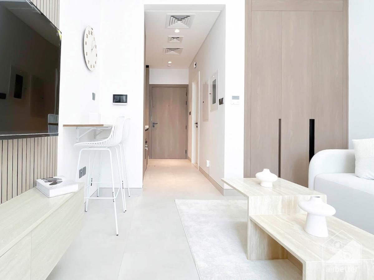 Luxurious In Arjan With Balcony & Views Dubai