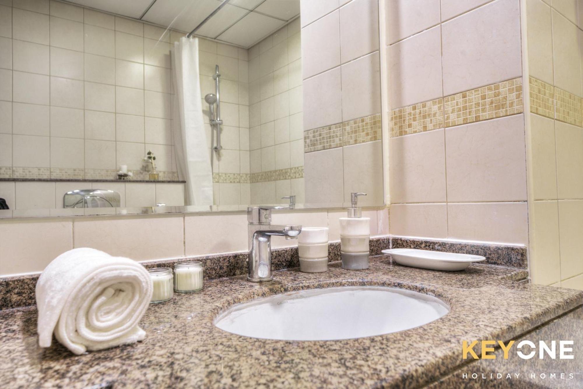 Contemporary One Bedroom With Full Marina View Apartment