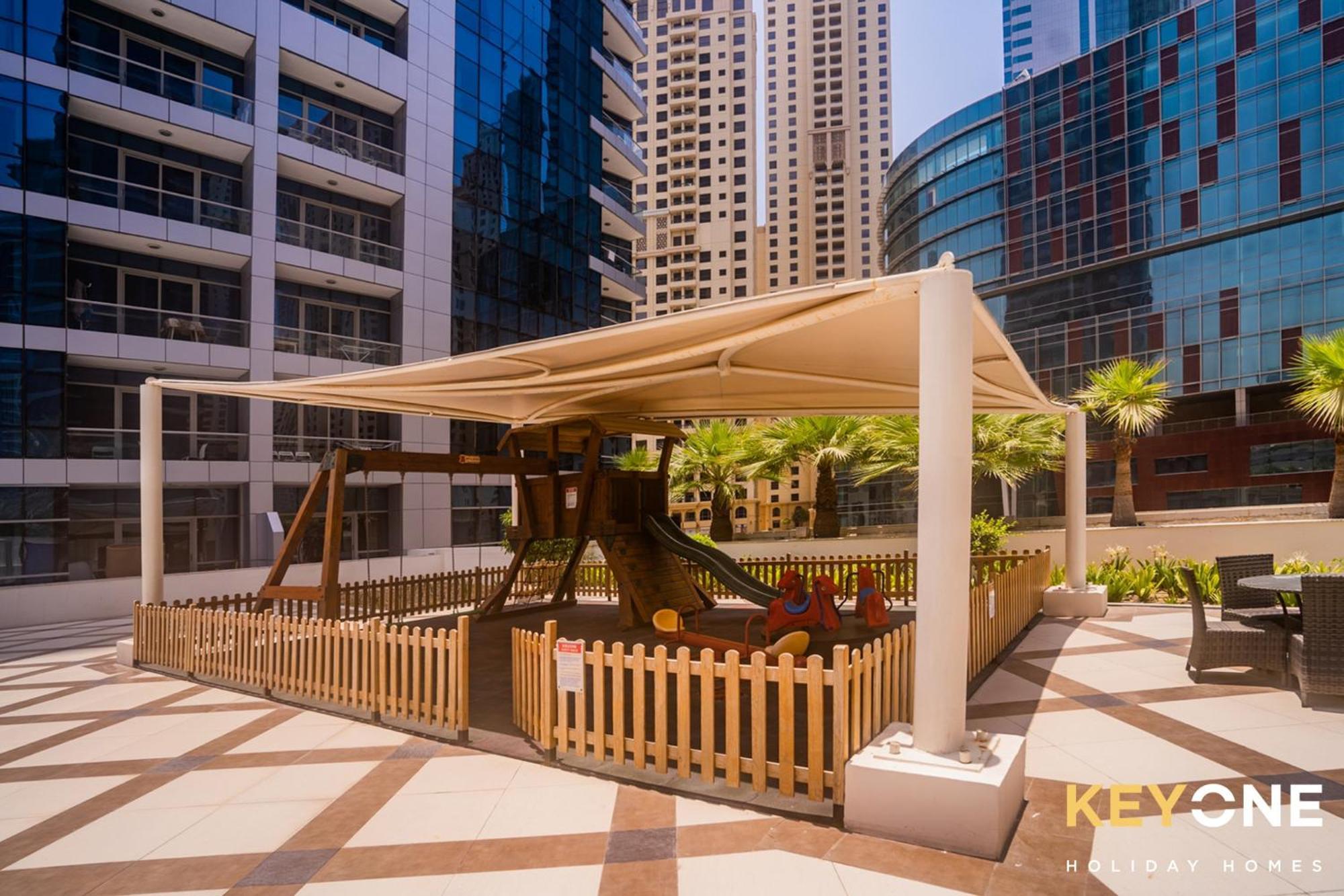 Contemporary One Bedroom With Full Marina View Apartment *