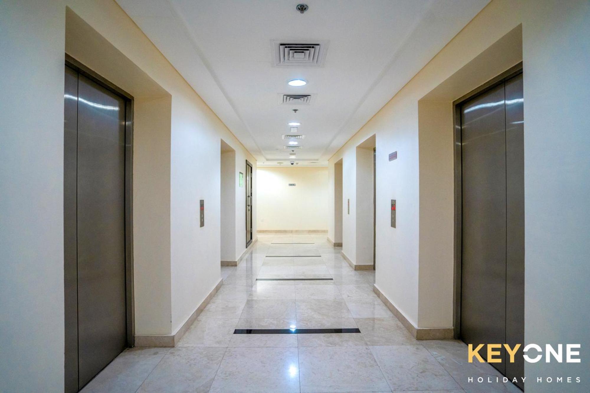 Contemporary One Bedroom With Full Marina View * Dubai