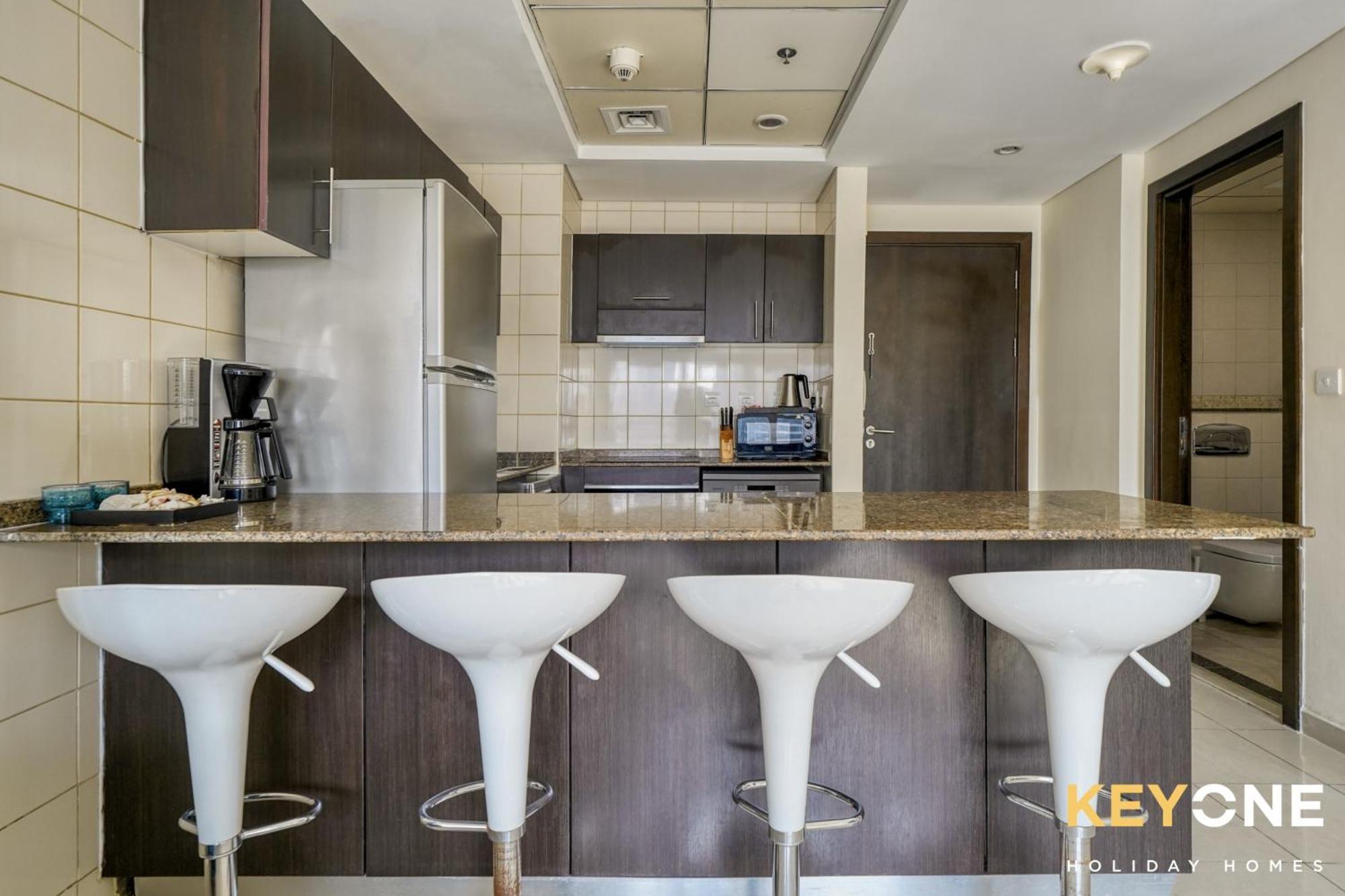 Contemporary One Bedroom With Full Marina View *