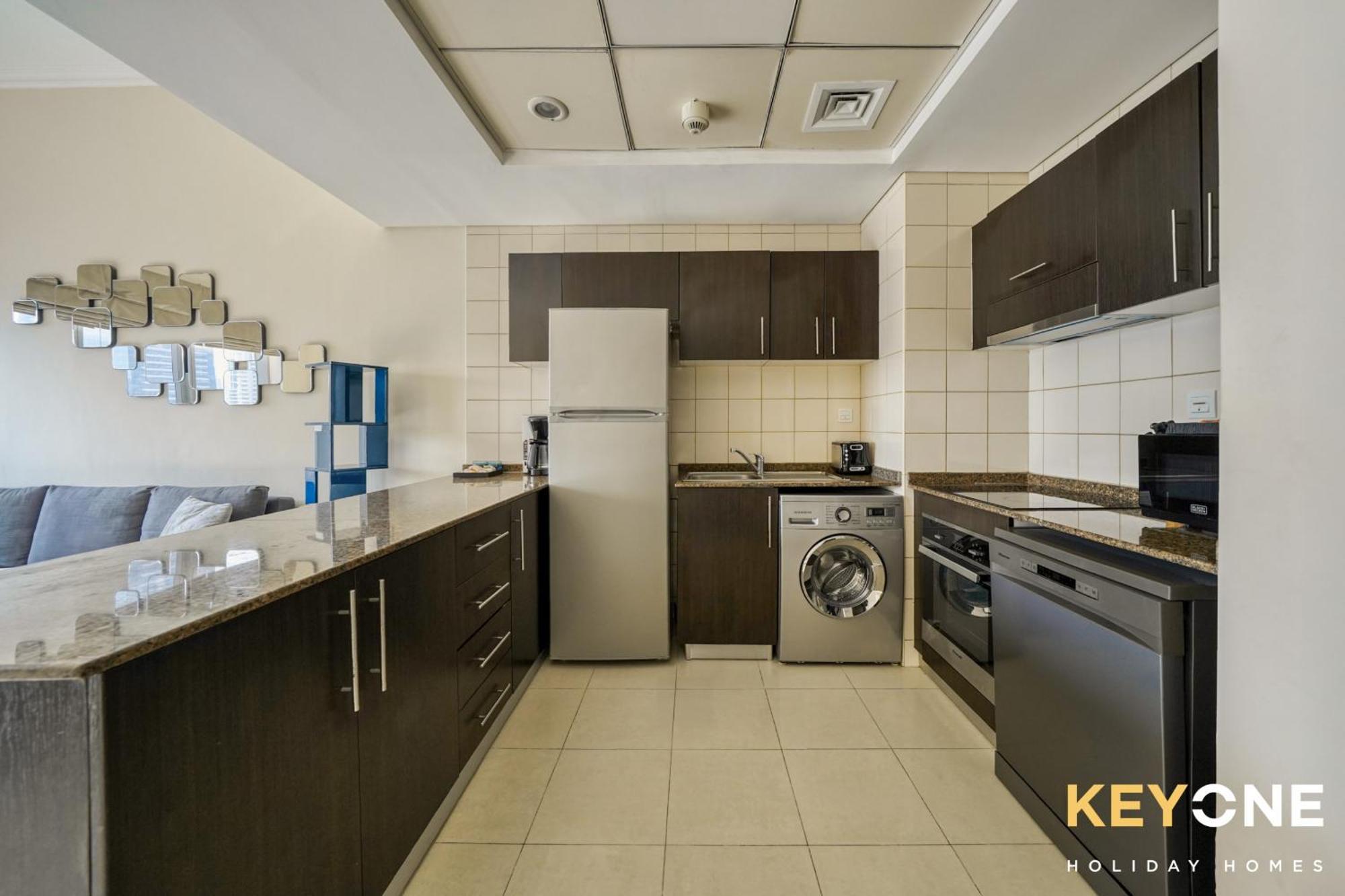 Contemporary One Bedroom With Full Marina View Apartment *