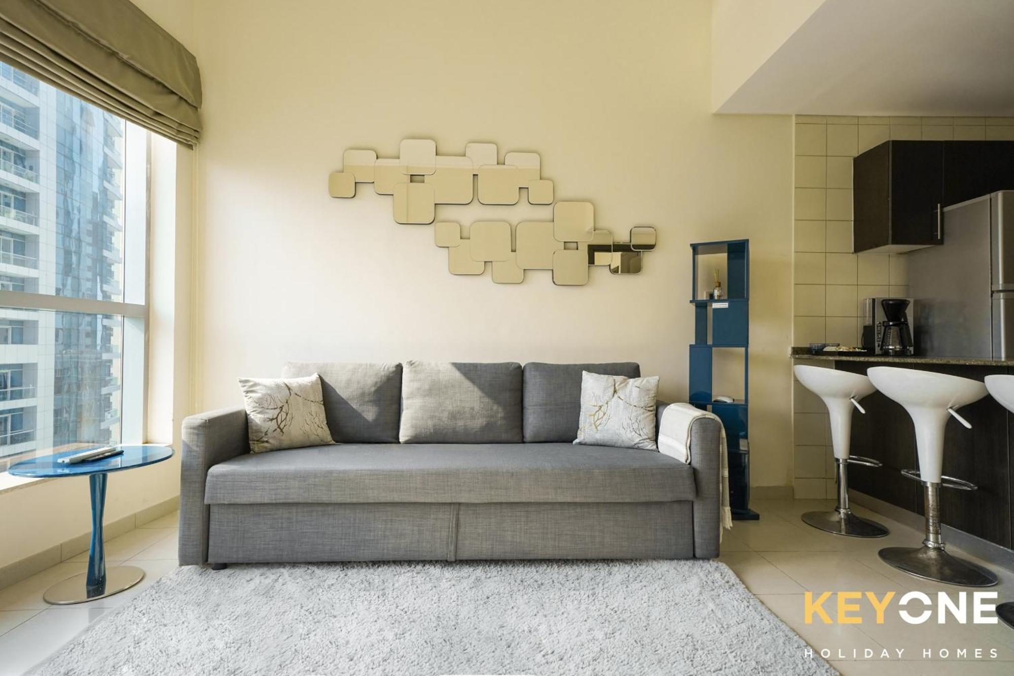 Contemporary One Bedroom With Full Marina View Apartment Dubai