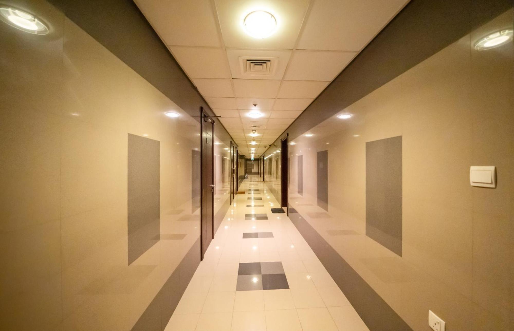 Live Spacious 3br En & Balcony Dubai
