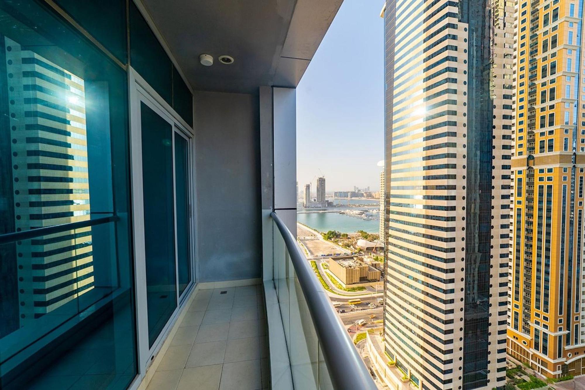 1br With Marina View In Torch Tower, Marina By Pk Holidays