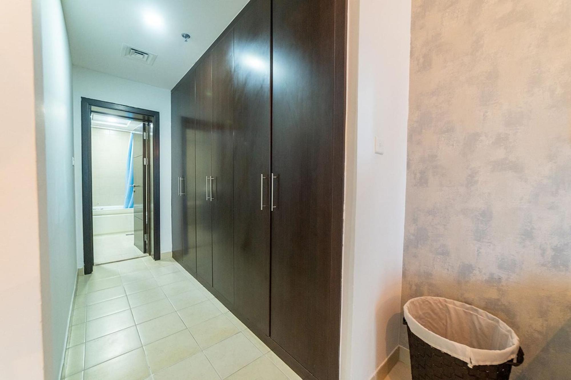 1br With Marina View In Torch Tower, Marina By Pk Holidays *