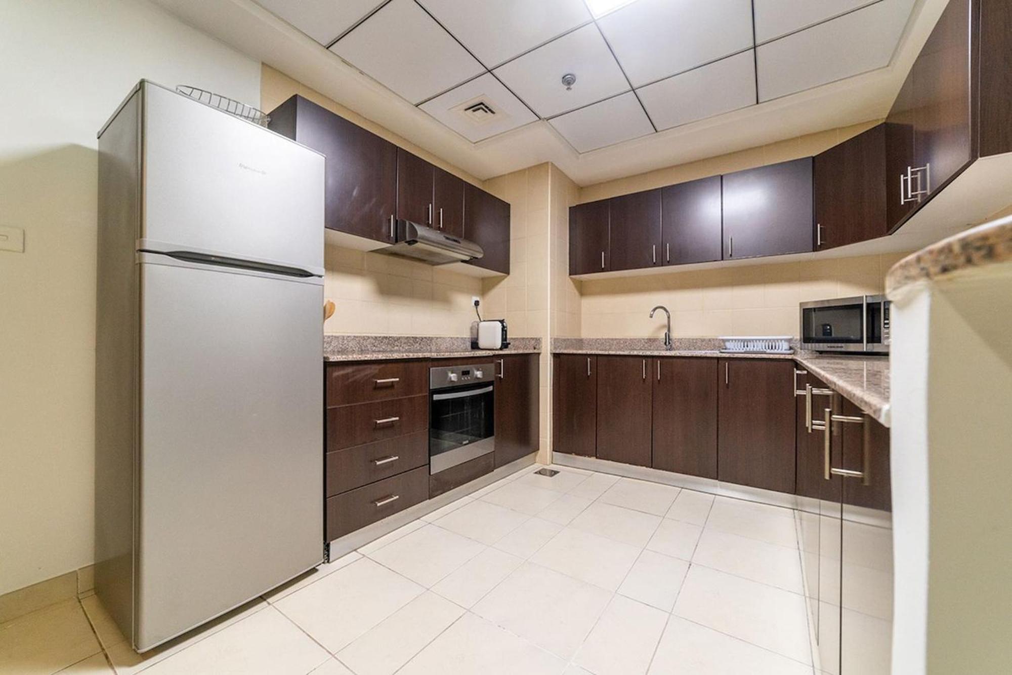 1br With Marina View In Torch Tower, Marina By Pk Holidays Apartment