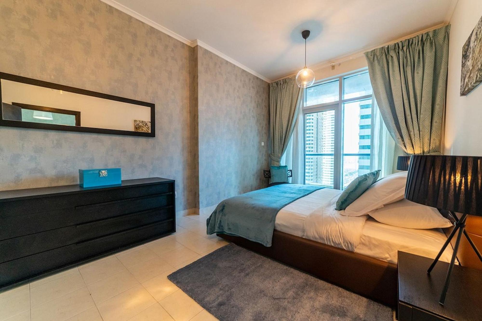 1br With Marina View In Torch Tower, Marina By Pk Holidays Apartment Dubai