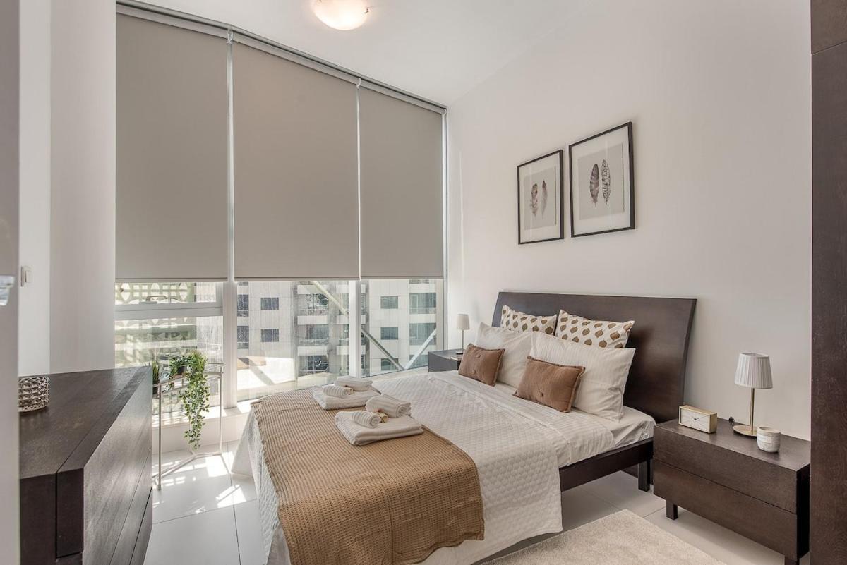 Amazing 1-bedroom For 4 With Rooftop Pool-dubai Marina *