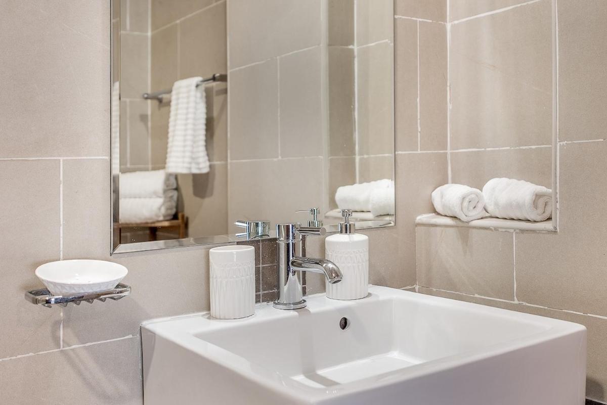Amazing 1-bedroom For 4 With Rooftop Pool-dubai Marina * Dubai