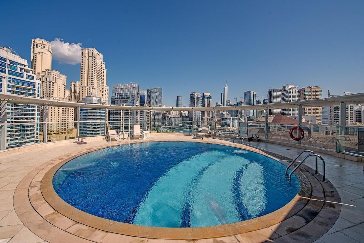 Apartment Amazing 1-bedroom For 4 With Rooftop Pool-dubai Marina Dubai