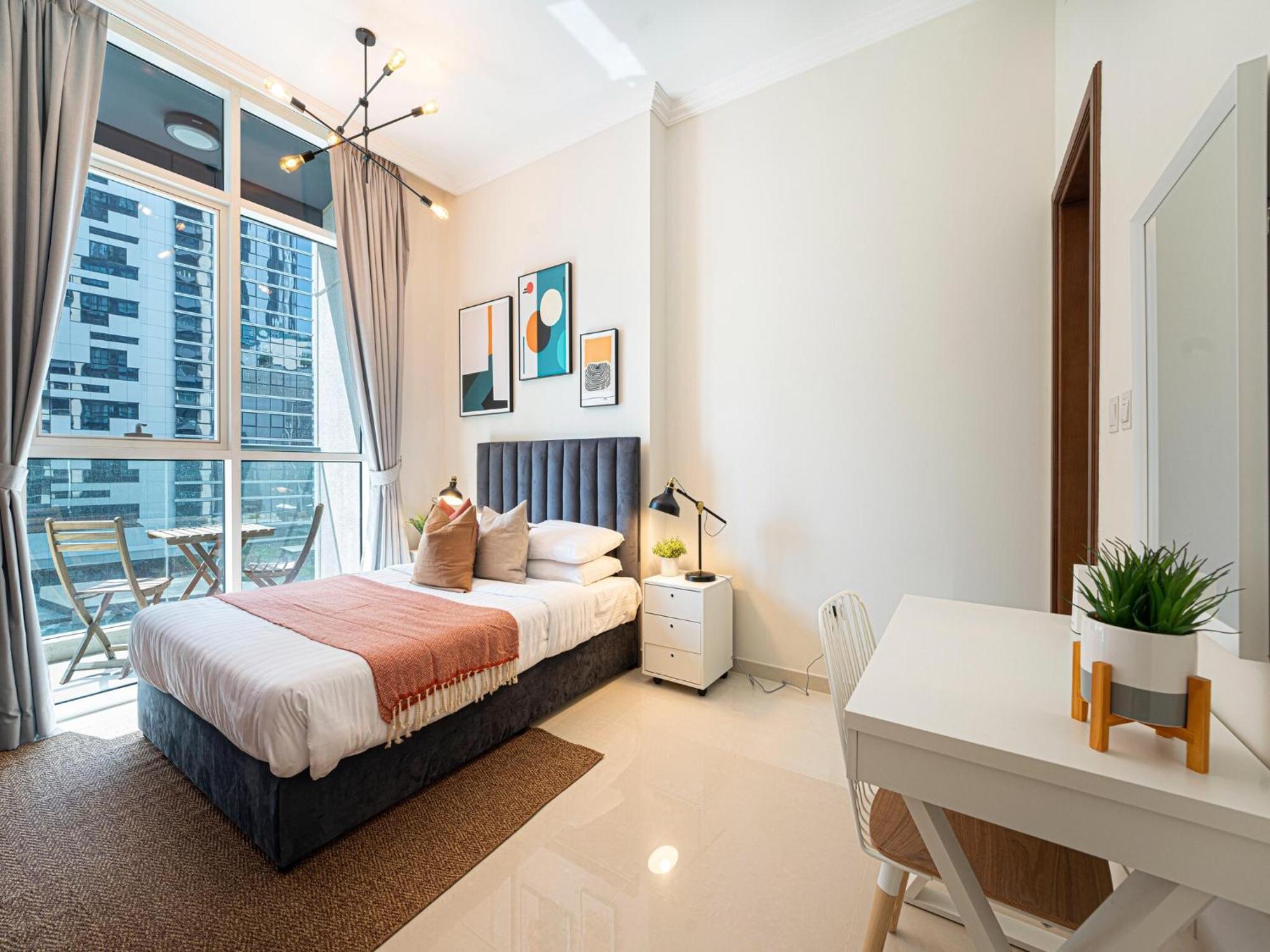 Luxe Near Mall Burj Khalifa Pool Gym Parking Apartment