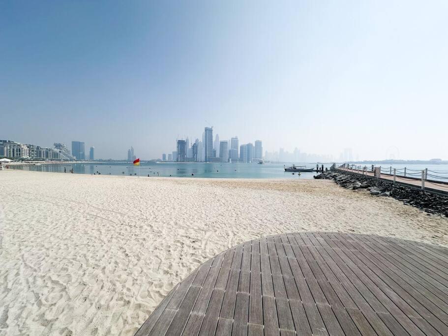 Seaside 1br Getaway - Seven Palm * Dubai