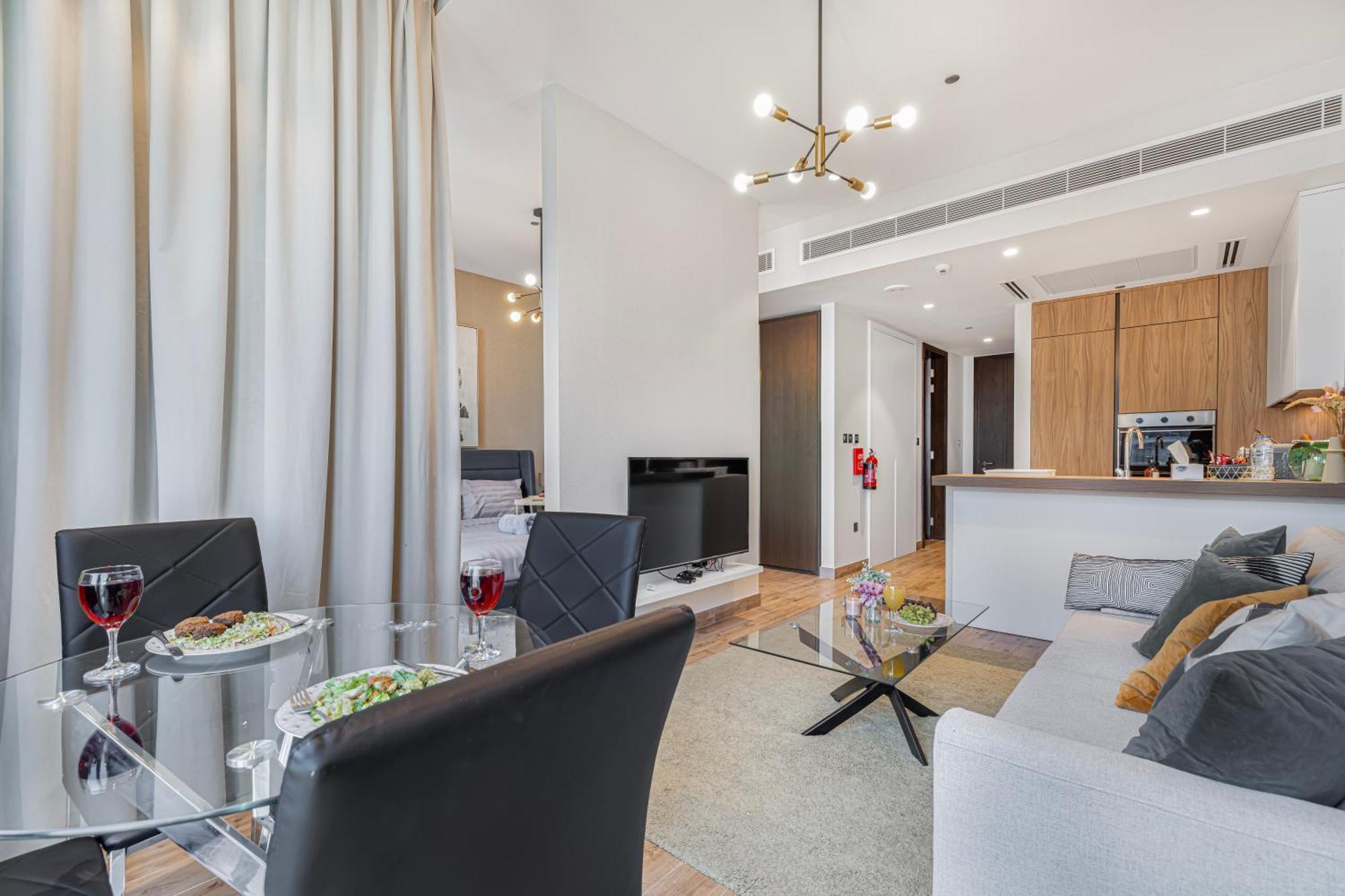 Livin' Holidays - Luxury In Marina