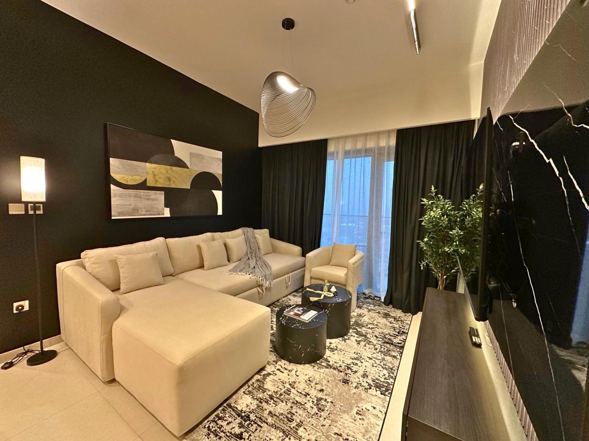 Apartment Smartstay At Burj Royale - Unique Downtown Views - Brand New Luxury *