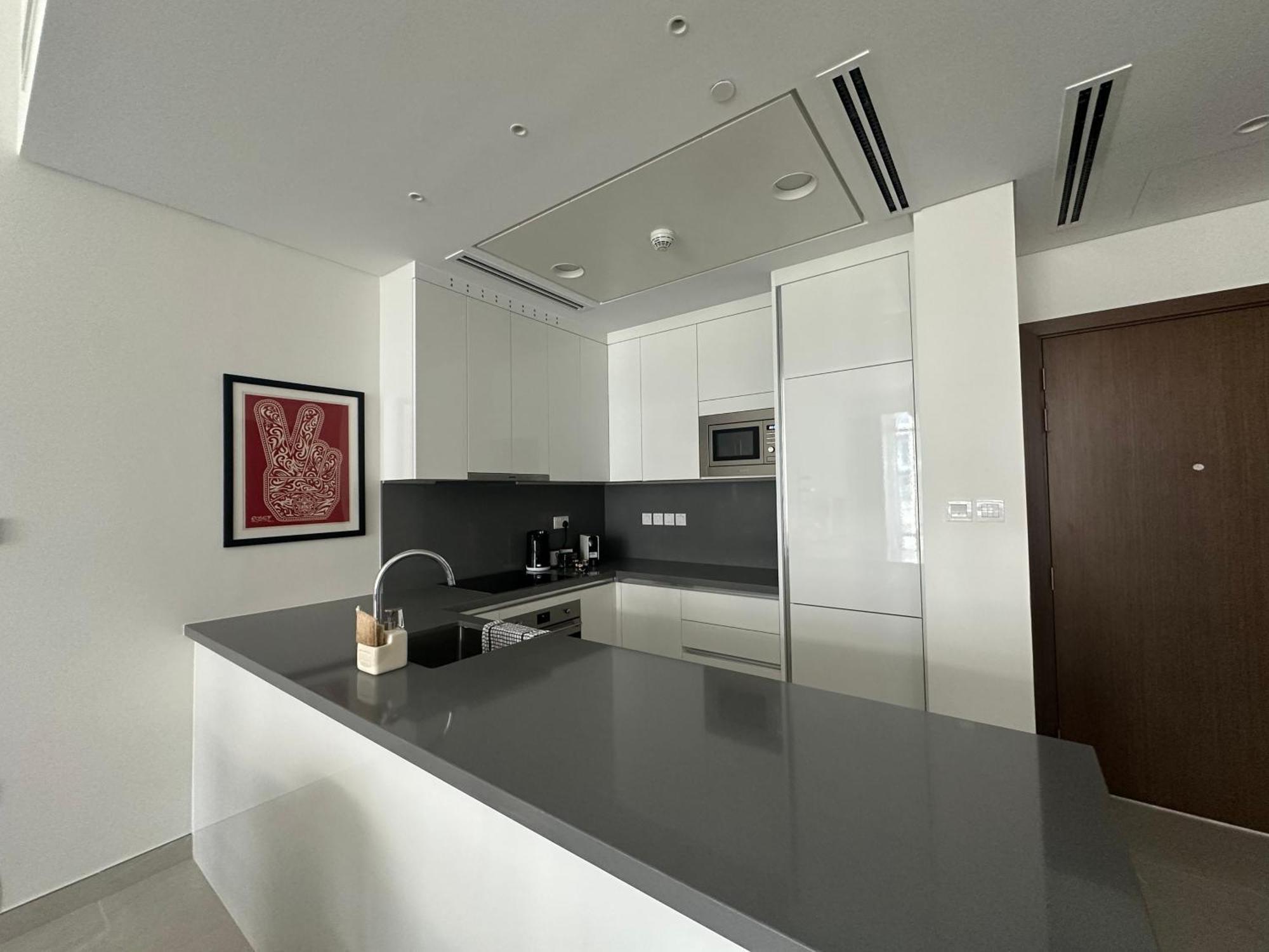 Apartment Luxury Jumeirah Canal Front Designer Sleeps4 Dubai