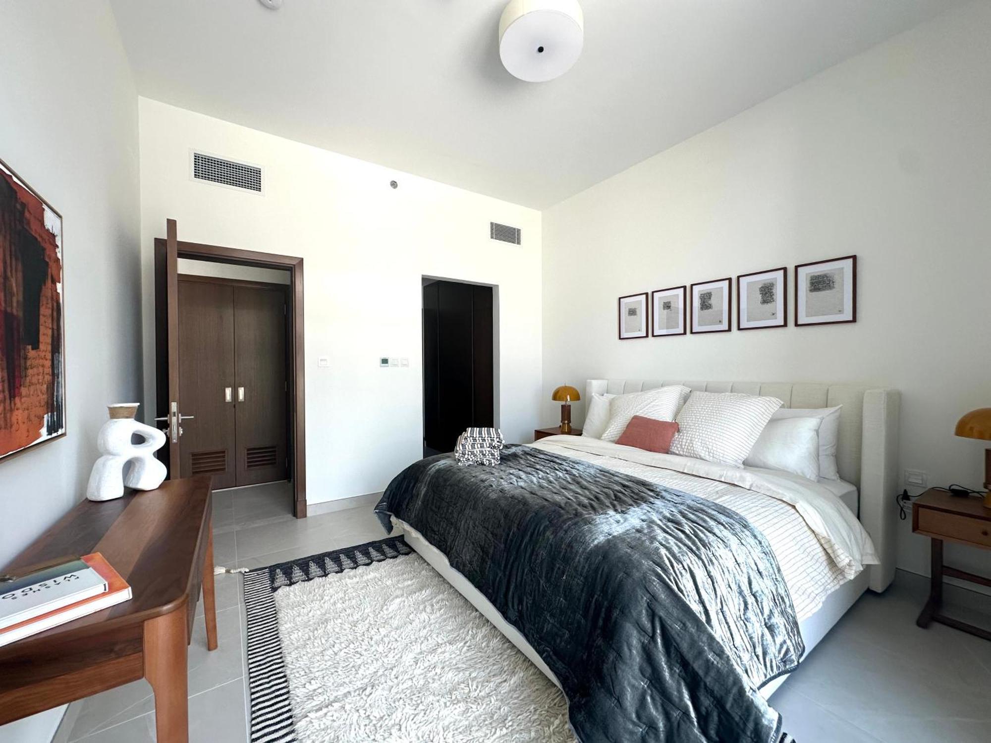 Apartment Luxury Jumeirah Canal Front Designer Sleeps4 *