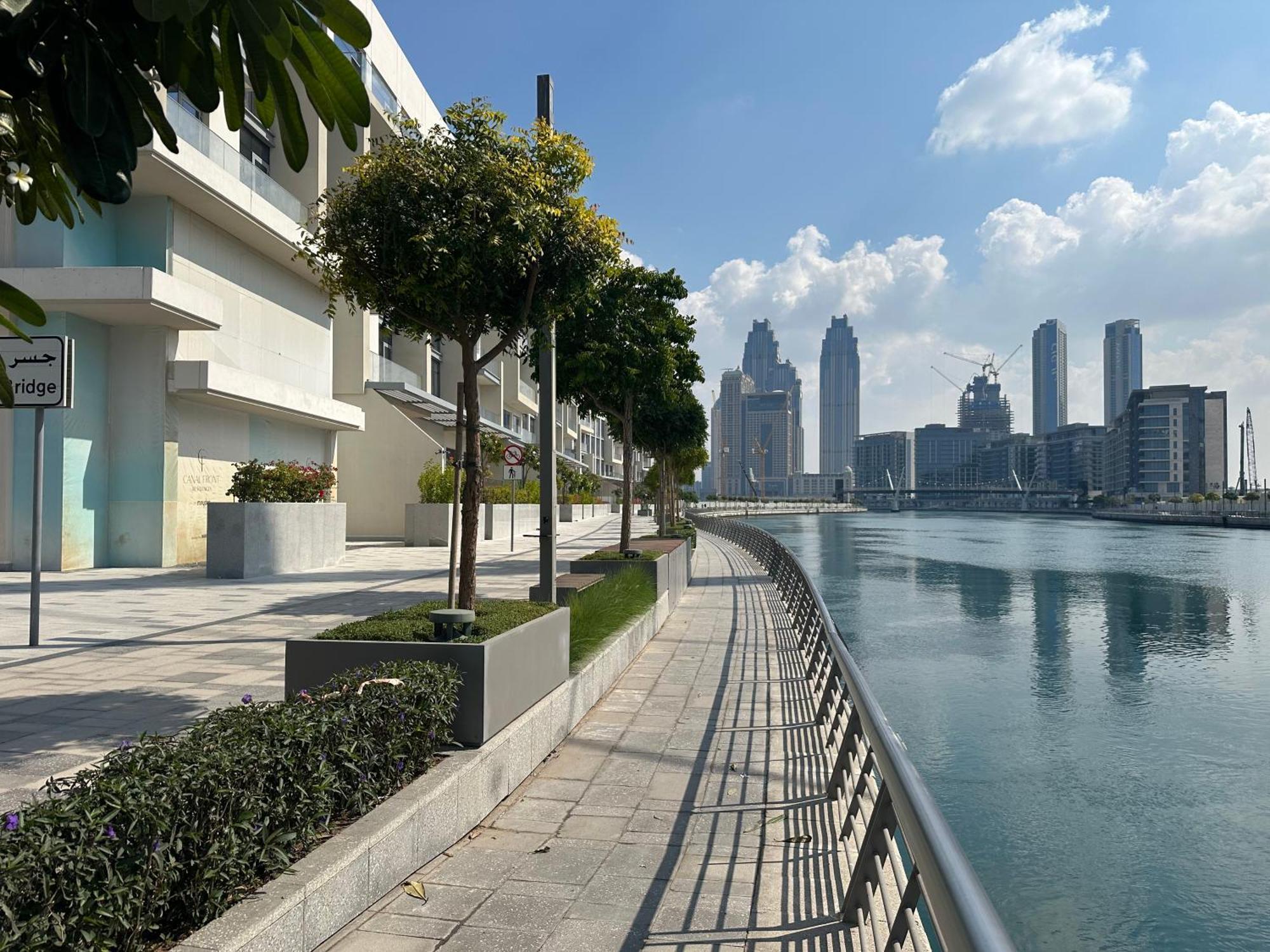 Luxury Jumeirah Canal Front Designer Sleeps4