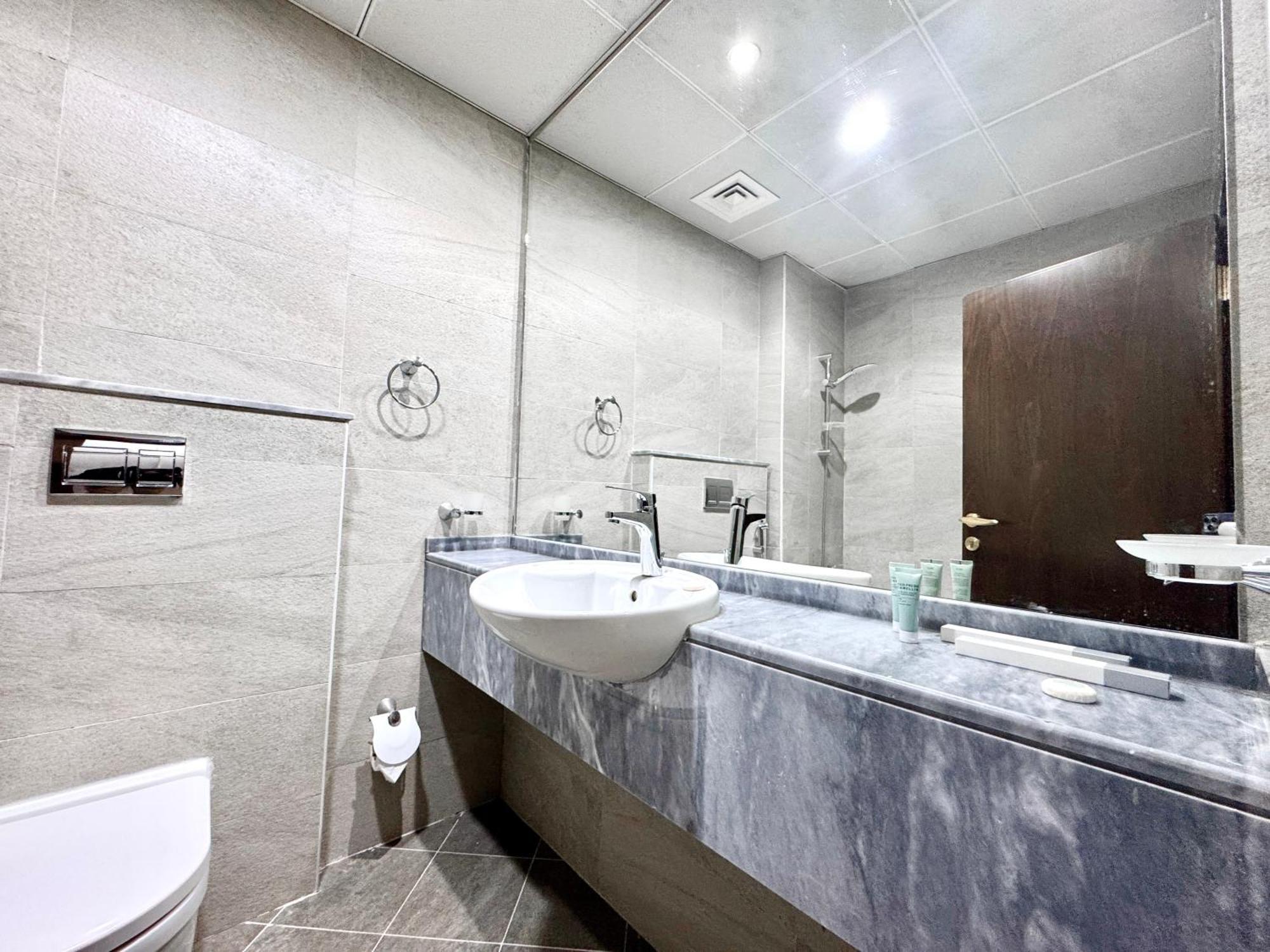 Al Manara Classic Deluxe Apartment Dubai
