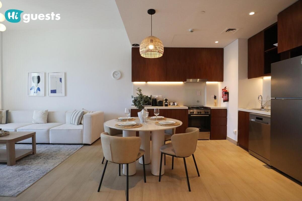 Higuests - Elegant 1br Retreat With Sea View In La Rive Dubai
