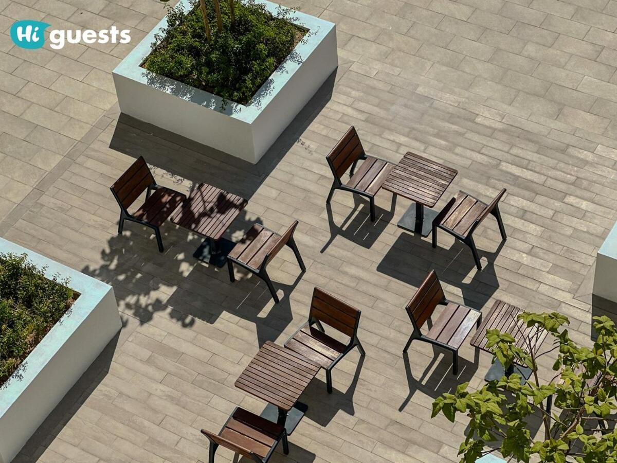 Higuests - Elegant 1br Retreat With Sea View In La Rive *