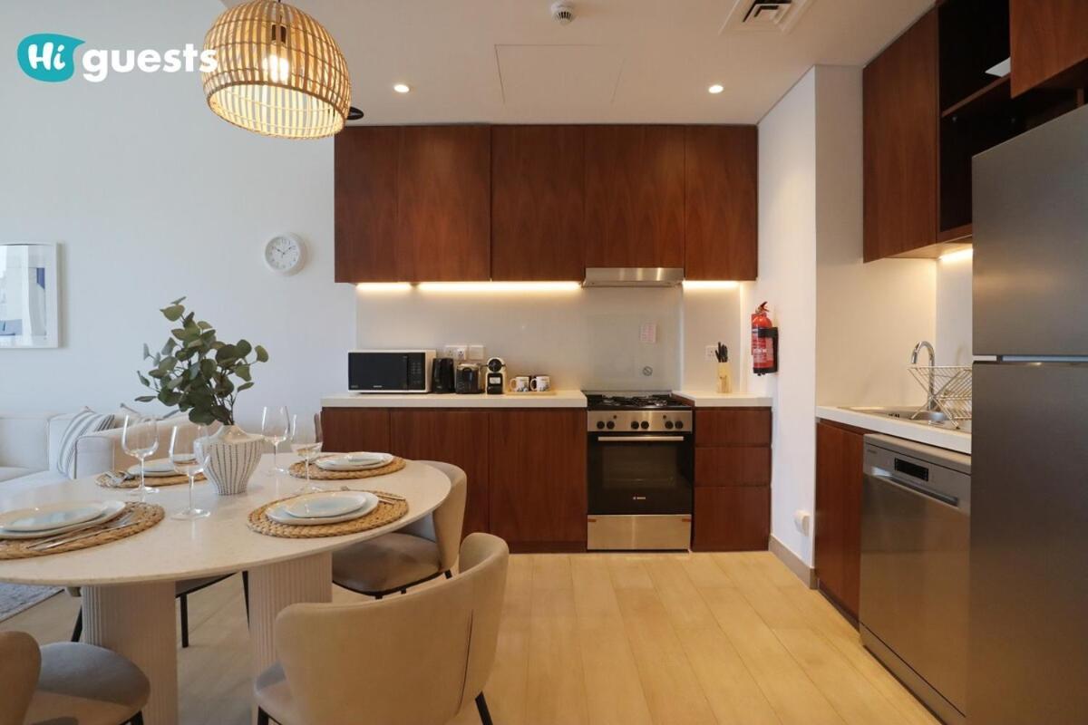 Apartment Higuests - Elegant 1br Retreat With Sea View In La Rive *