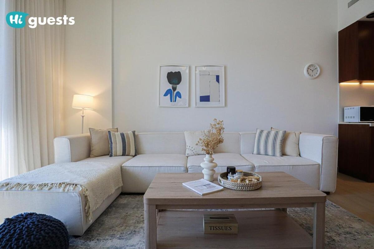 Higuests - Elegant 1br Retreat With Sea View In La Rive Dubai
